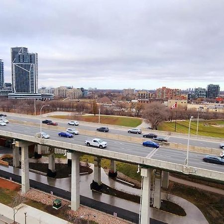 Lakefront Living Downtown Toronto - Free Parking, Gym, Indoor Pool Екстериор снимка