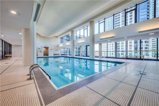 Lakefront Living Downtown Toronto - Free Parking, Gym, Indoor Pool Екстериор снимка
