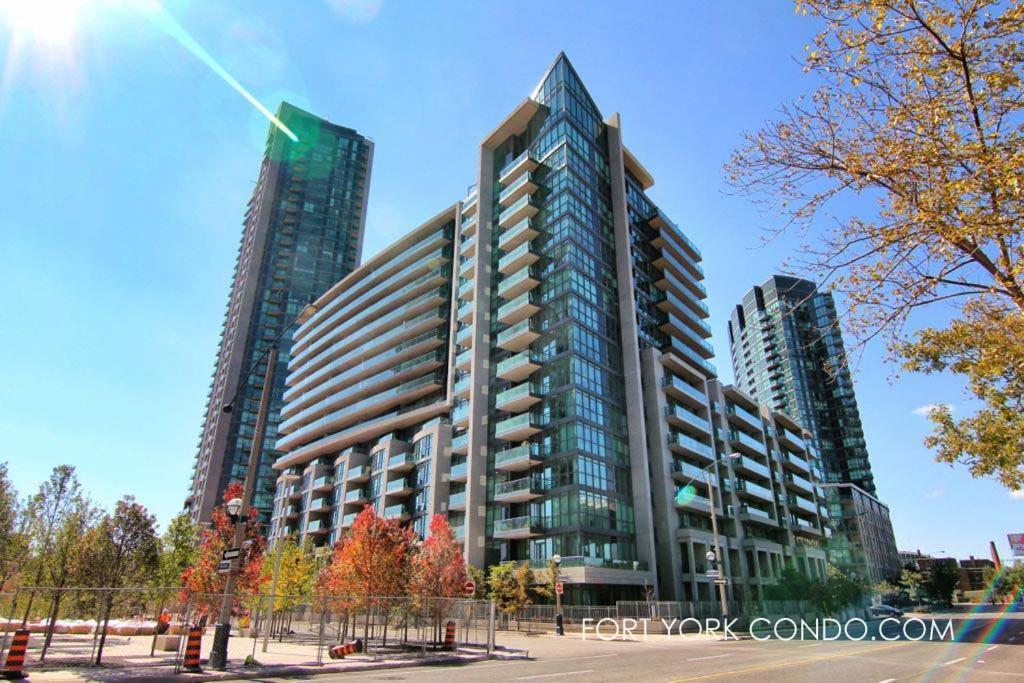Lakefront Living Downtown Toronto - Free Parking, Gym, Indoor Pool Екстериор снимка